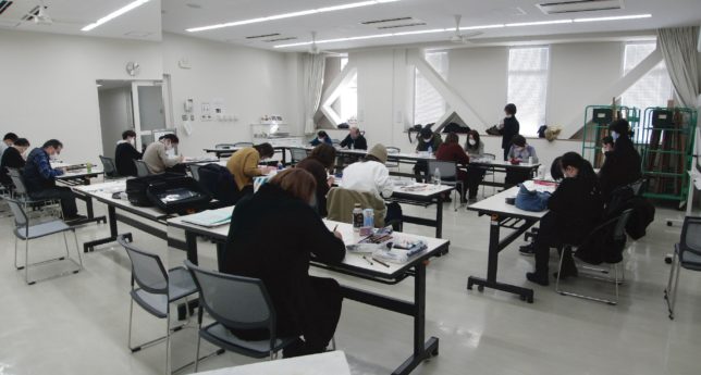 枝川真理の鉛筆画教室の様子
2021年12月25日